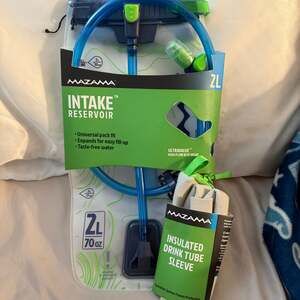 Mazama INTAKE 2L Reservoir with Insulated Drink Tube Sleeve